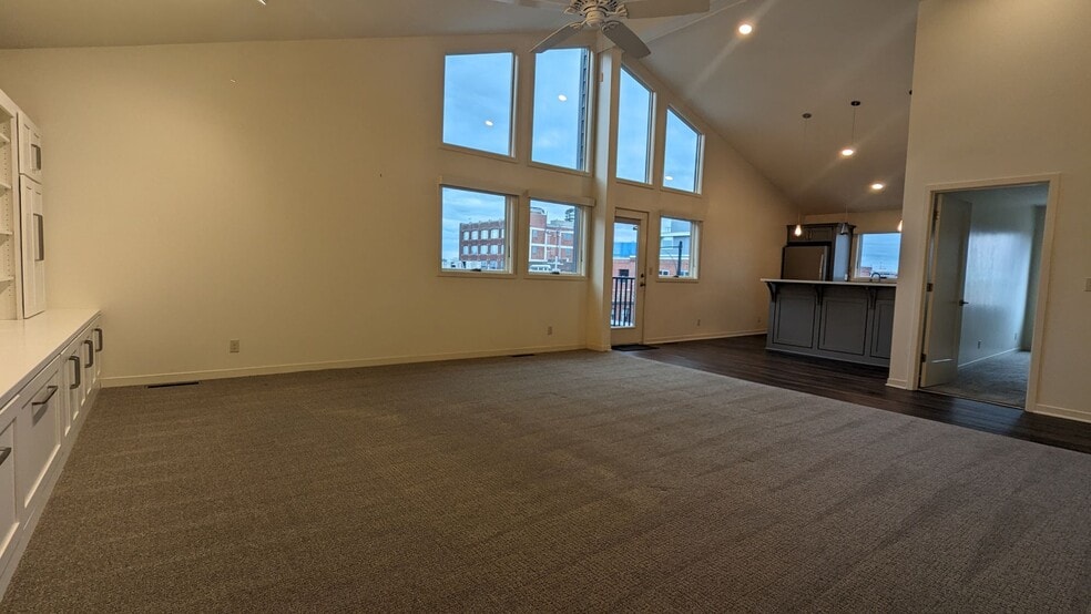 Building Photo - 1710 Wyandotte St