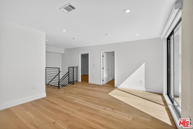 Building Photo - 2412 Eads St