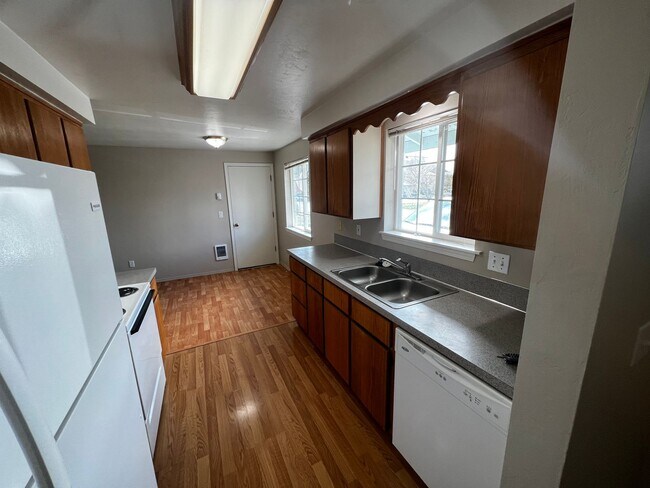 Building Photo - 210-220 N 2nd St