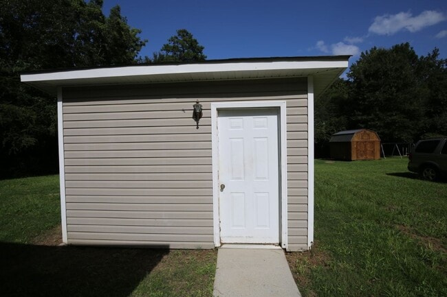 Building Photo - Charming 2-Bedroom Home with Modern Updates in Concord/Rock Creek Area"