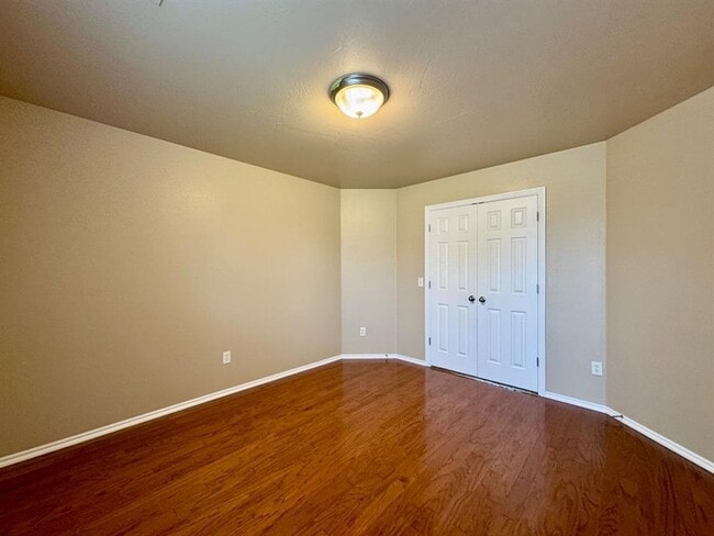 Building Photo - 422 Oregon Trail