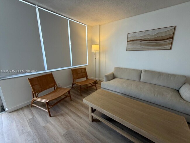 Building Photo - 3725 S Ocean Dr