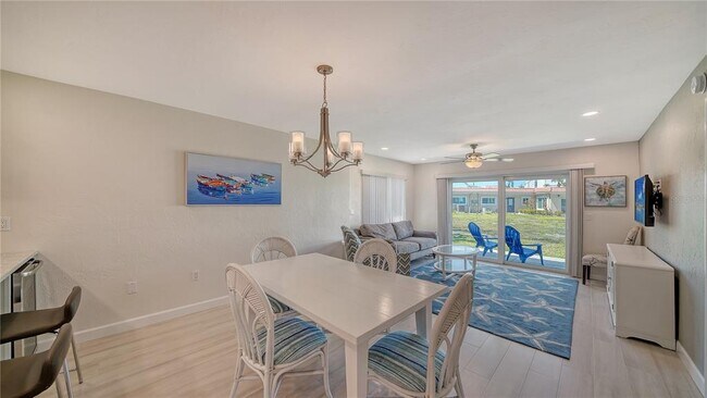 Building Photo - 4760 Gulf of Mexico Dr