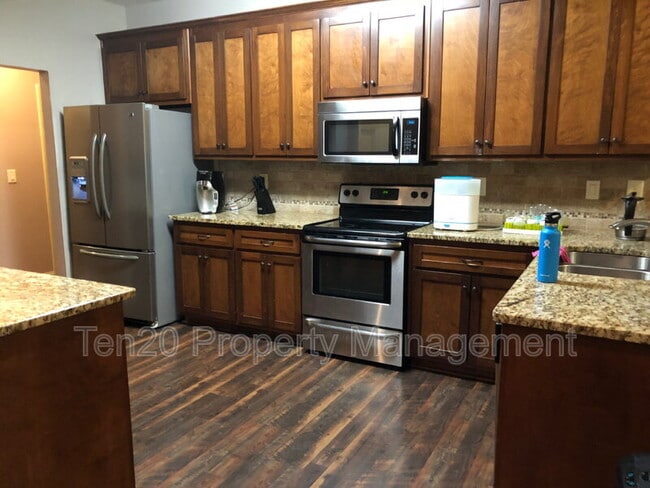 Building Photo - 2 Golden Eagle Ct