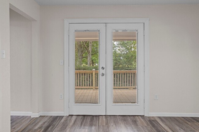 Building Photo - Beautiful home in Moss Point