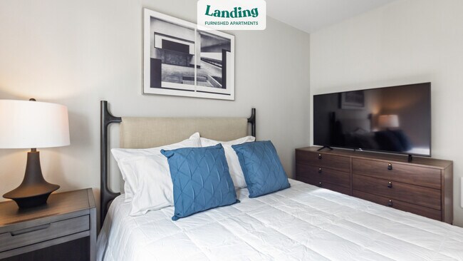 Building Photo - 11800 NE 124th Ave