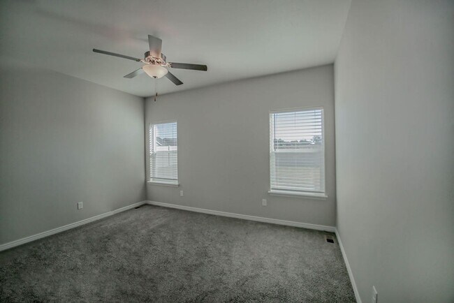 Building Photo - 745 Shadowleaf Ave