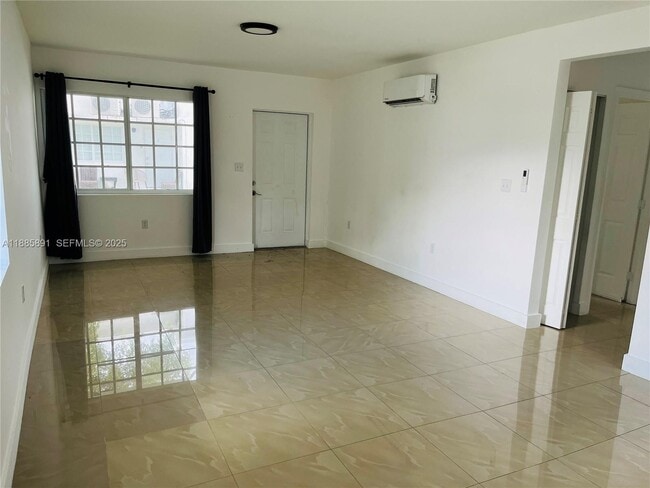 Building Photo - 1935 Marseille Dr