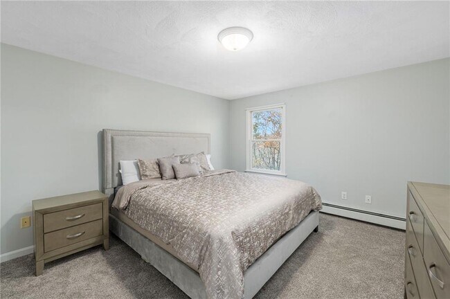 Building Photo - 42 Rollingwood Dr