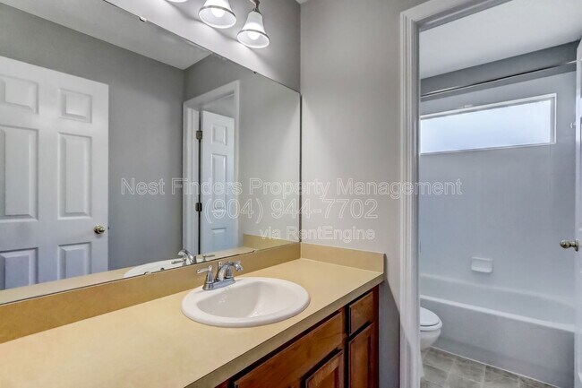 Building Photo - 409 S Hidden Tree Dr