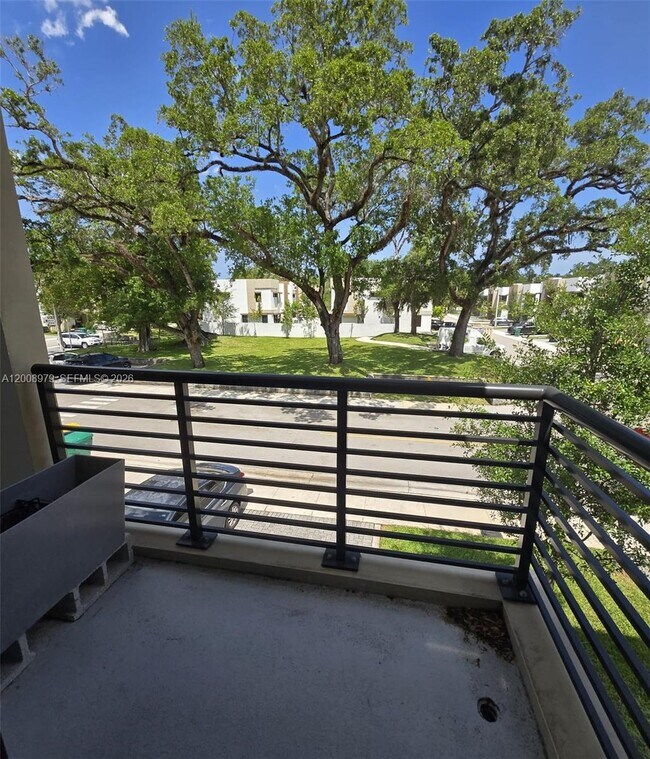 Building Photo - 5503 W Oak Wy