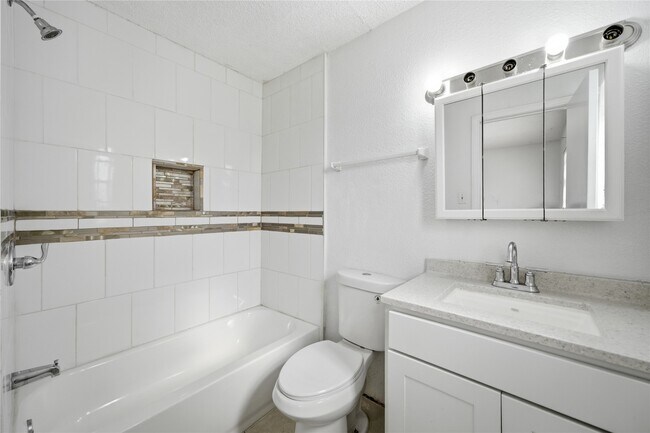 Building Photo - 12203 Cape Hyannis Dr