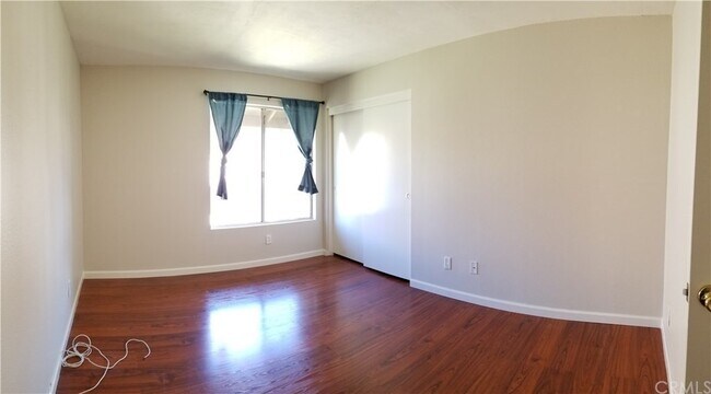 Building Photo - 1595 Border Ave