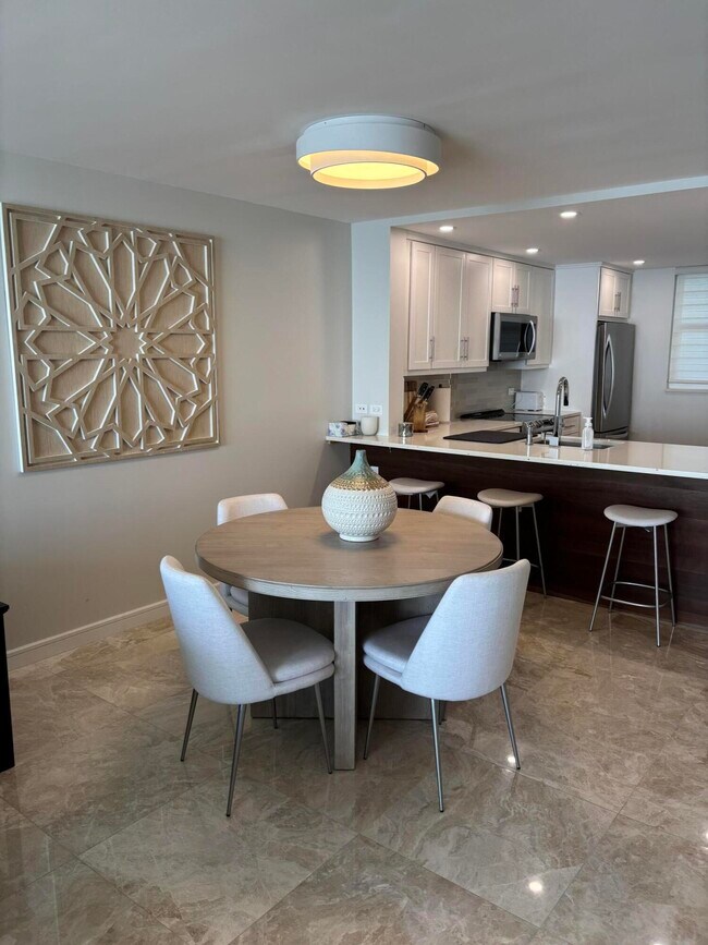 Building Photo - 9940 S Ocean Dr
