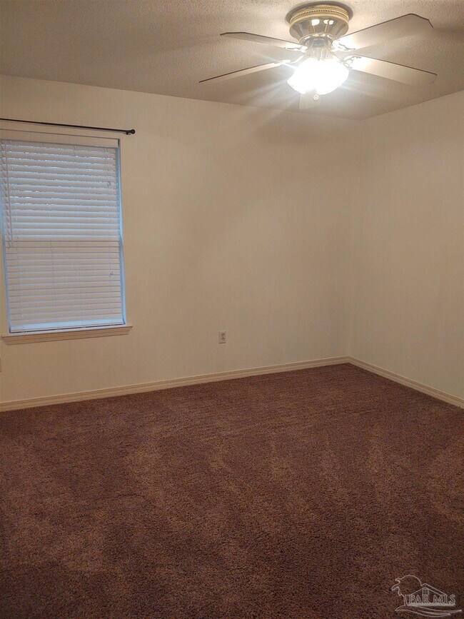 Building Photo - 5268 Deerfoot Ln