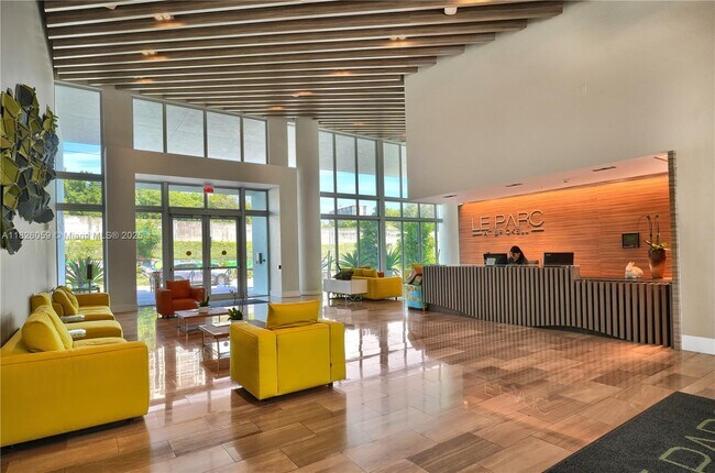 Building Photo - 1600 SW 1st Ave