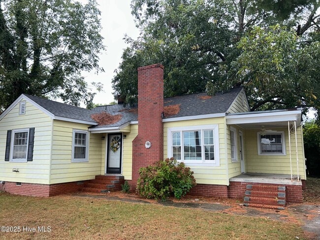 Primary Photo - 2804 Edwards St