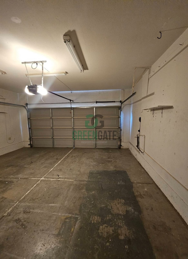 Building Photo - NOW AVAILABLE! Make this spacious 3 bedroo...