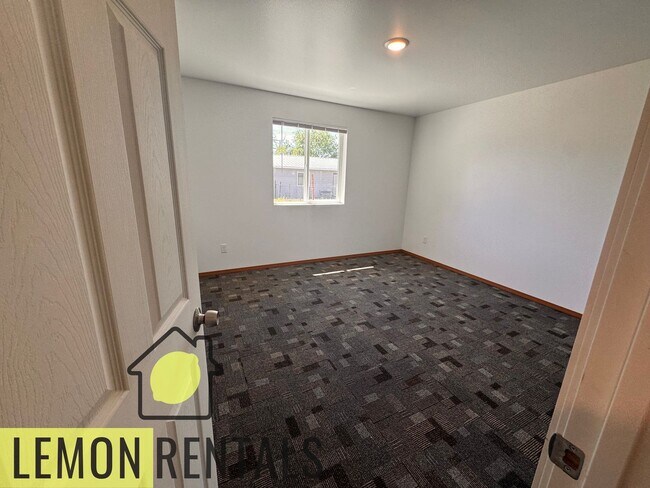 Building Photo - 1512 Landon Ave