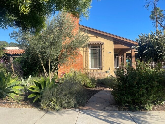 Building Photo - 4222 S Bronson Ave