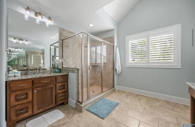 Building Photo - 2807 Talon Cir