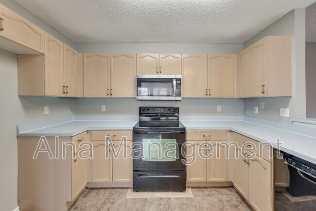 Building Photo - 6609 Gardenia Dr