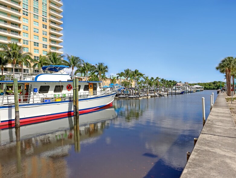 Building Photo - 700 E Boynton Beach Blvd