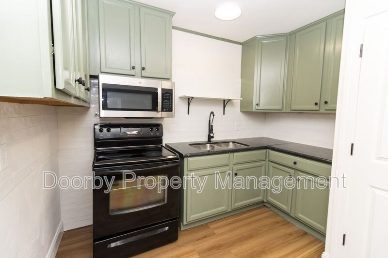 Building Photo - 908 Wheeler Ave