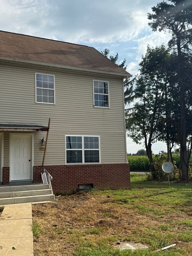 Building Photo - 4937 Byers Rd