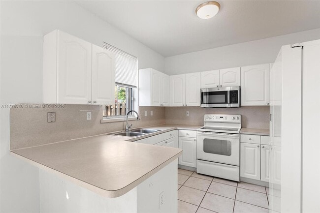 Building Photo - 10863 SW 88th Terrace