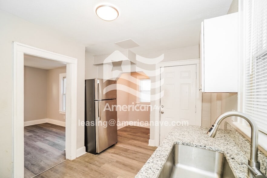 Building Photo - 367 S Wayne Ave