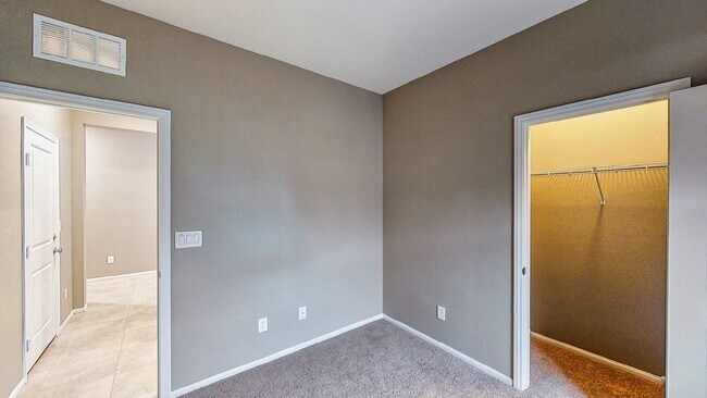 Building Photo - HOLIDAY SPECIAL! SIGN YOUR LEASE BY 12.31.25 AND RECEIVE THE FIRST 2 WEEKS RENT FREE!!  Beautiful...