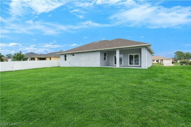 Building Photo - 1043 Albert Ave