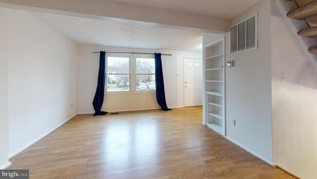 Building Photo - 7801 Fairborn Ct