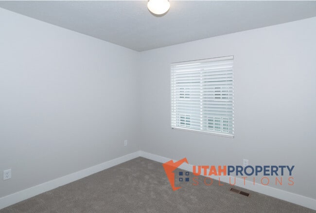 Building Photo - 396 S 980 W