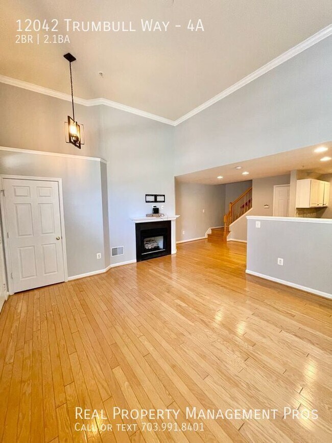 Building Photo - 12042 Trumbull Way