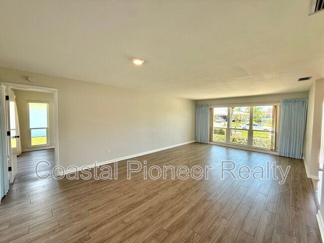 Building Photo - 14903 Imperial Point Dr N