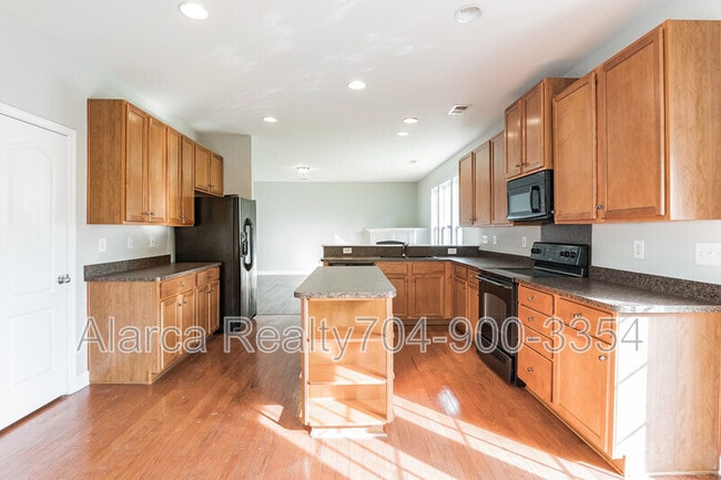 Building Photo - 13843 Porter Creek Rd