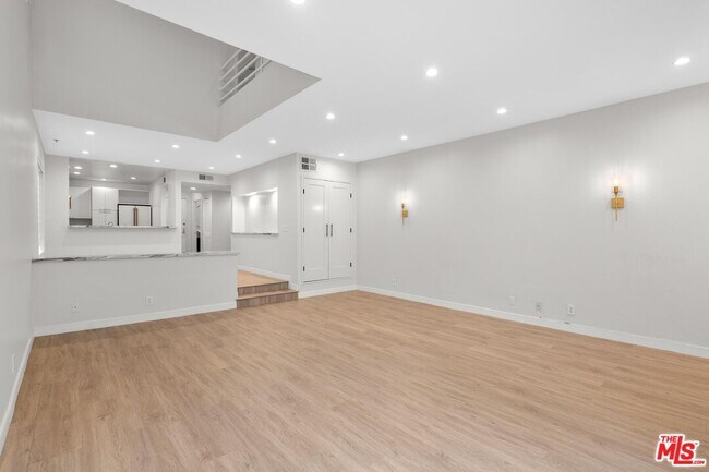 Building Photo - 1617 S Beverly Glen Blvd