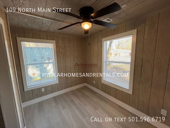 Building Photo - 109 N Main