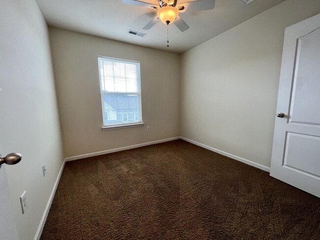 Building Photo - 326 Falcon Run