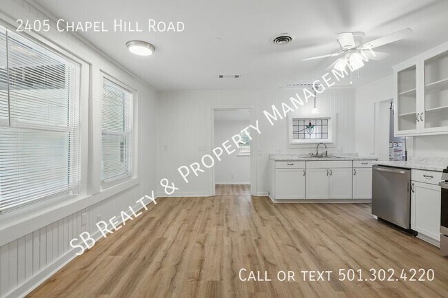 Building Photo - 2405 Chapel Hill Rd