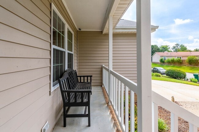 Building Photo - Beautiful Newport News Home