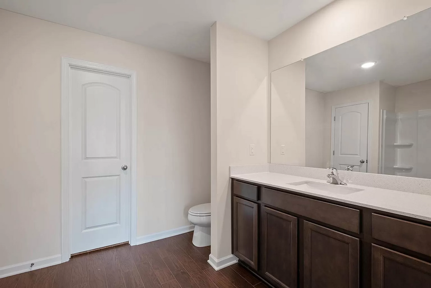 Master Bathroom - 2914 Beeswax St