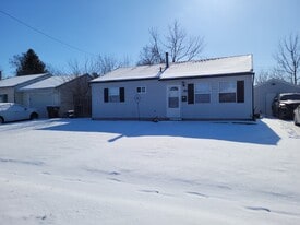 Building Photo - 90 Marchmont Dr