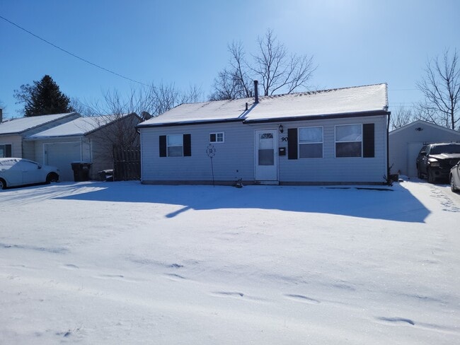 Building Photo - 90 Marchmont Dr