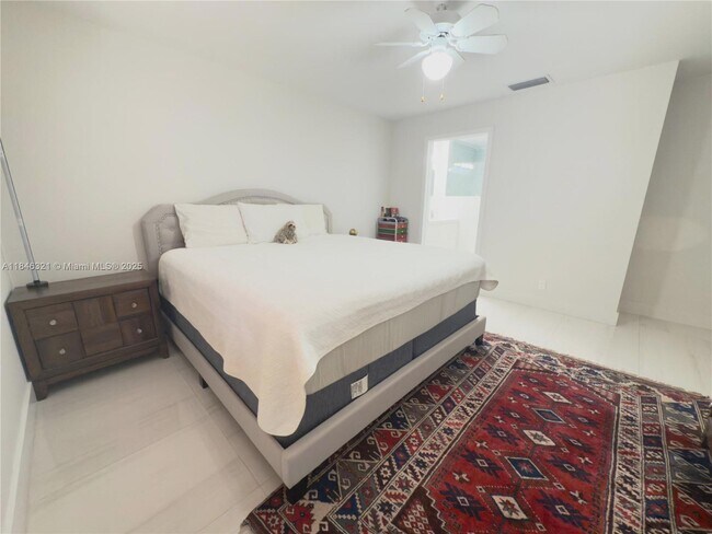Building Photo - 3078 S Oakland Forest Dr