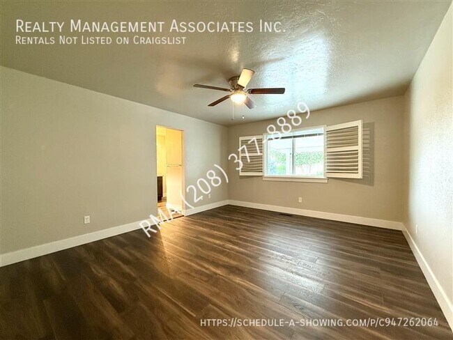 Building Photo - 6031 N Spindrift Ave