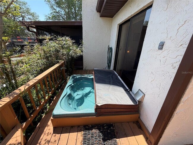 Building Photo - 804 Palm Harbor Ct