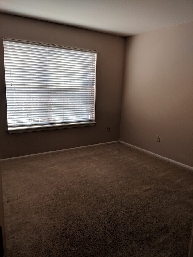 Building Photo - Englewood/DTC Ground Floor 2 Bedroom 2 Bath Condo For Rent - Great Location and Amenities